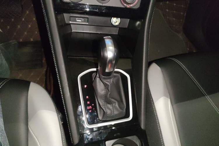 Used Jetta VS5 2026 Model, 280TSI Automatic Pioneer Edition Gear Lever