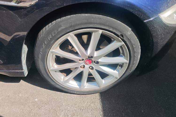 Used Jaguar XJ 2014 XJL 3.0 SC Four-Wheel Drive Panoramic Business Edition
