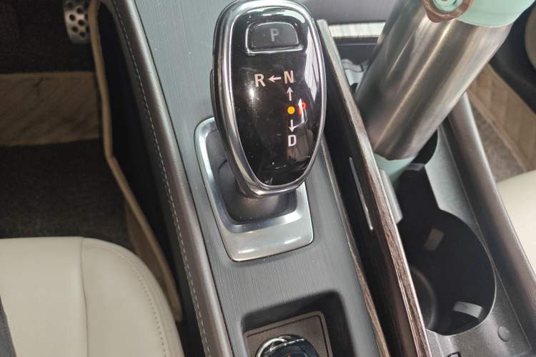 Used Buick LaCrosse 2016 Revised 20T Leading Edition Gear Lever