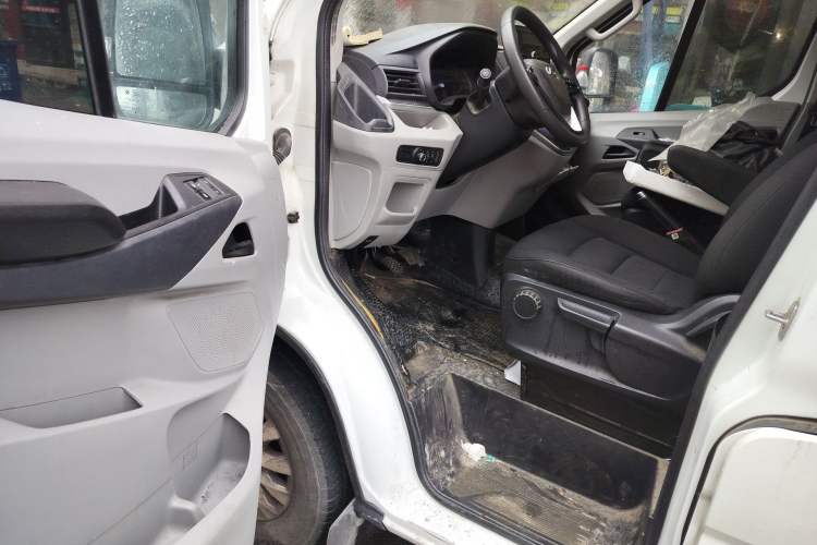 Used SAIC MAXUS Xintu V90 2021 2.0T Manual Zhiyun King Rear-Drive Single-Tire Long Wheelbase High-Roof 7-Seater