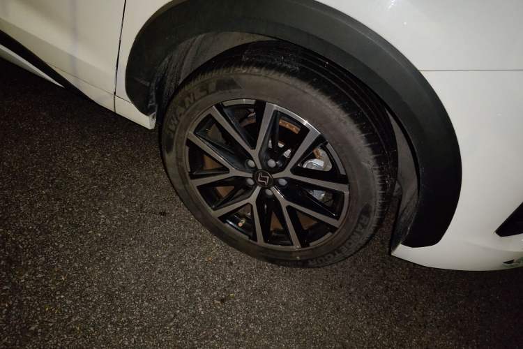 Used SOL X8 PLUS 2023 1.5 TGDI DCT Smart Home Edition 7-Seater