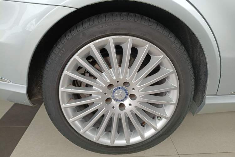 Used Mercedes-Benz E-Class 2014 Facelifted E 260 L Luxury Edition