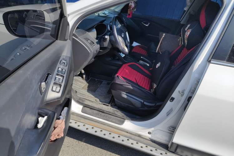 Used Hyundai ix35 2013 2.0L Automatic Two-Wheel Drive Smart GLS China IV Standard
