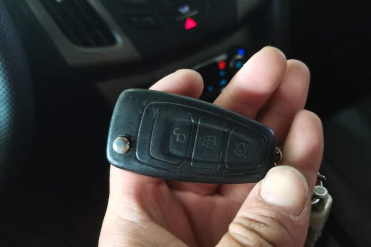 Used Ford Focus 2012 Hatchback 1.6L Automatic Fashion Edition Vehicle Key