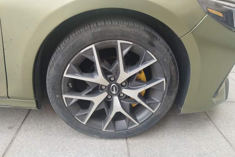 Used GAC Trumpchi EMPOW 2021 270T DCT J16 Version Right Front Wheel Hub