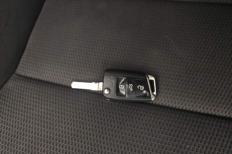 Used Volkswagen Golf 2016 230TSI Manual Comfort Version
