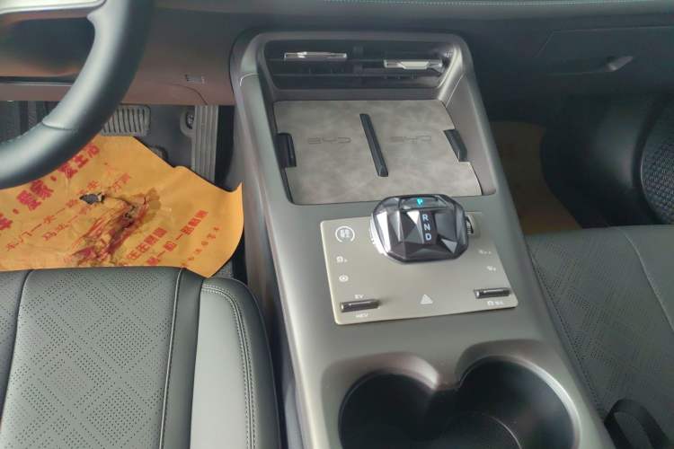 Used BYD Qin PLUS 2025 DM-i Smart Drive 55KM Leading Model