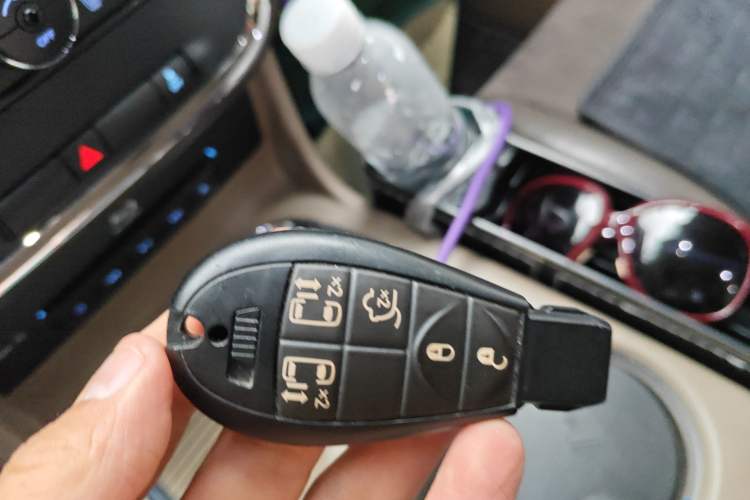 Used Chrysler Grand Voyager 2013 3.6L Luxury Edition