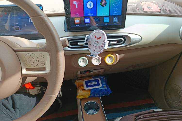 Used Wuling Hongguang MINIEV 2025 Four-Door Version Advanced Edition Audio And AC Panel