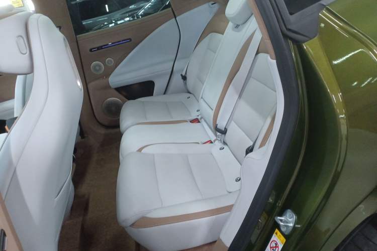 Used Avatr 07 2026 Ultra Pure-Electric All-Wheel-Drive Version Left Rear Seat