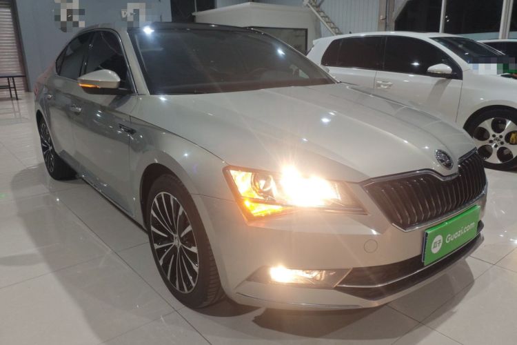 Used Skoda Superb 2018 TSI280 DSG Comfort Edition China V Standard Front Right 45 Deg