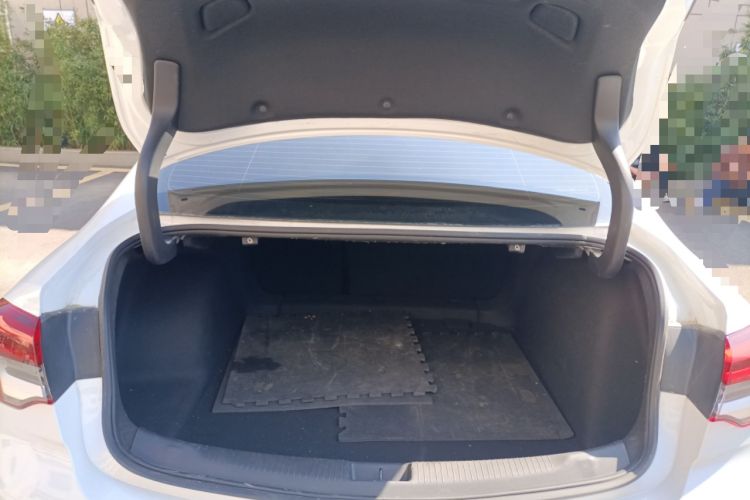 Used Buick Regal 2024 25T Deluxe Edition Trunk