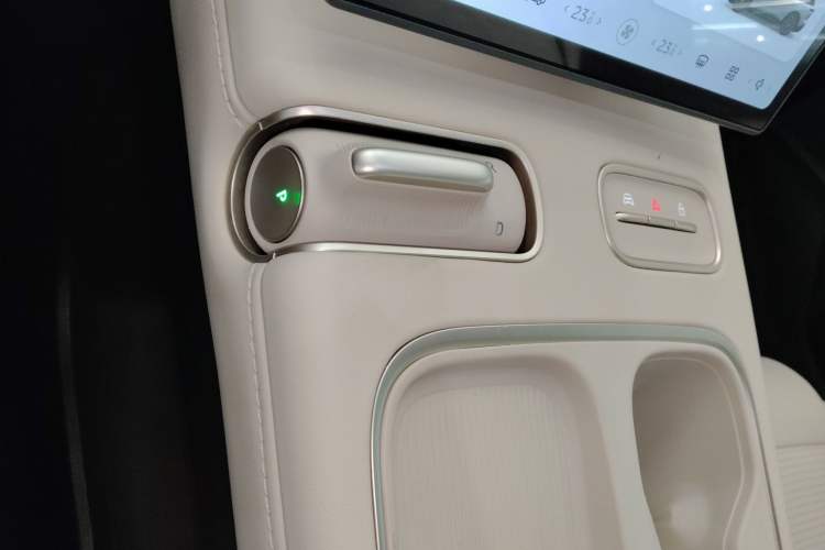 Used Nio ES6 2023 75 kWh
