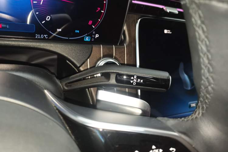 Used Mercedes-Benz E-Class 2024 Refresh E 300 L Stylish Edition Gear Lever