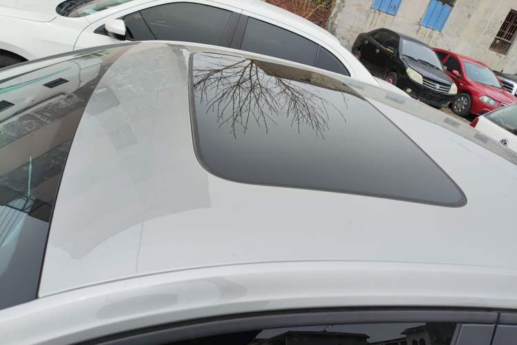 Used Volkswagen Lavida 2021 1.5L Automatic Comfort Edition Roof