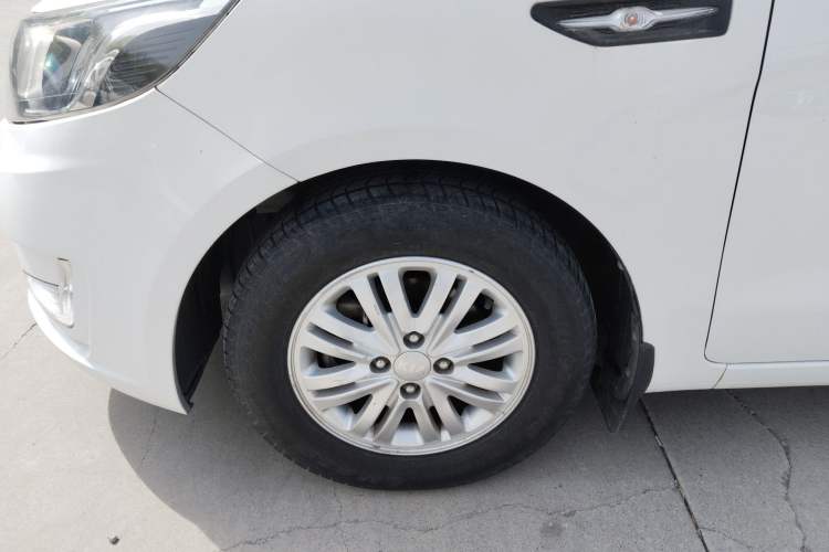 Used Kia K2 2012 Sedan 1.4L MT GLS Commemorative Edition Left Front Wheel Hub