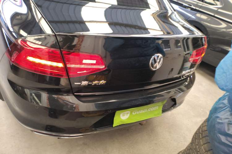 Used Volkswagen Magotan 2018 330TSI DSG Luxury Model Rear