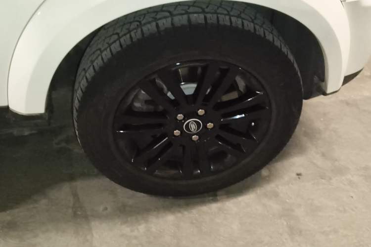 Used Land Rover Discovery 2015 3.0 SC V6 HSE Right Front Wheel Hub