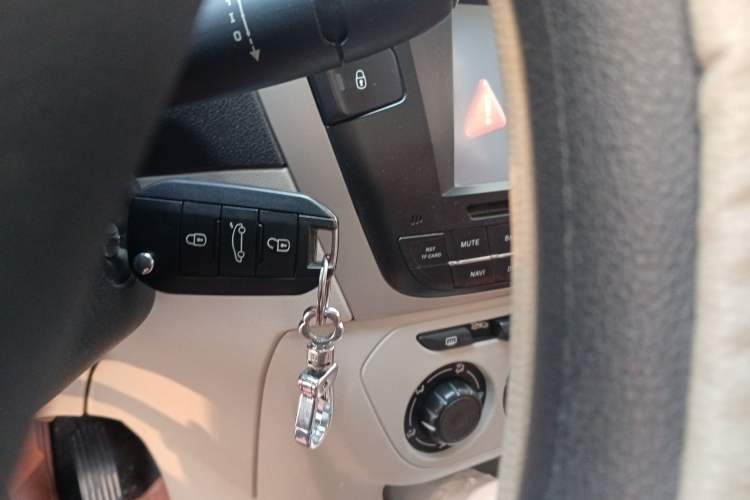 Used Citroen Elysee 2015 Zhishang Edition 1.6L Manual Fashion Model