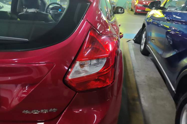 Used Ford Focus 2012 Hatchback 1.6L Automatic Fashion Edition
