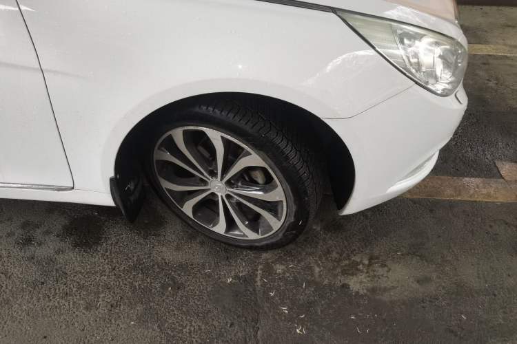Used Hyundai Sonata 2014 2.4L Automatic Luxury Version China IV Standard Right Front Wheel Hub