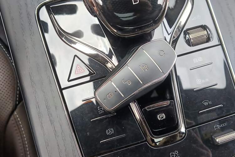 Used BYD Han 2022 DM-i 121KM Luxury Model