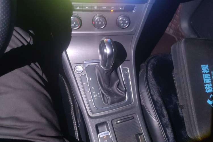 Used Volkswagen Golf 2014 1.4TSI Automatic Luxury Model
