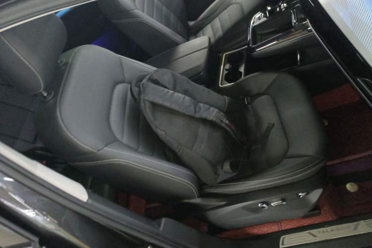 Used Volkswagen Talagon 2024 380TSI All-Wheel Drive Luxury Prestige Pro 7-Seater Right Front Seat