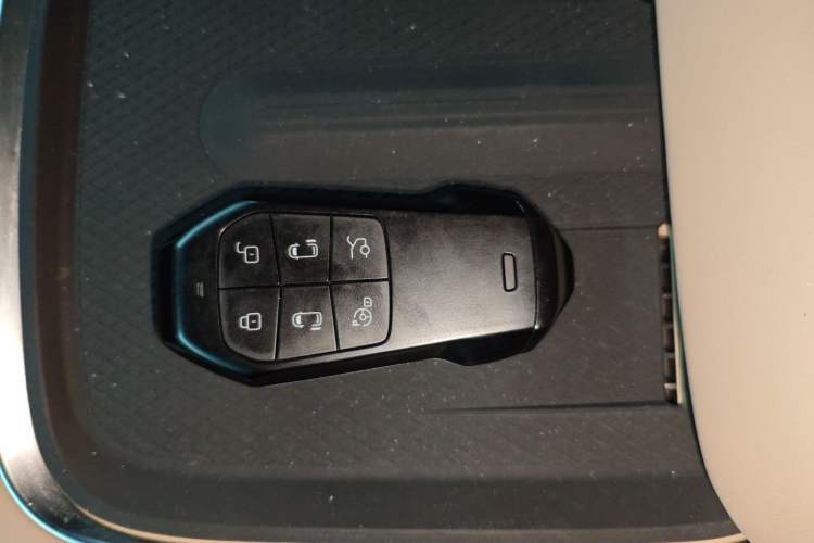 Used XPeng X9 2024 702 Ultra-Long Range Max Interior 1