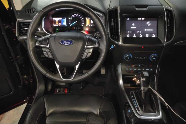 Used Ford Edge 2016 EcoBoost 245 Two-Wheel-Drive Titanium 7-Seater