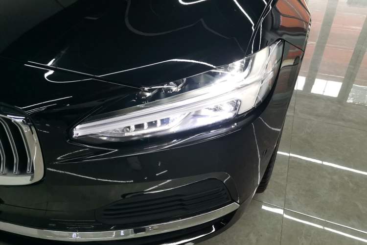 Used Volvo S90 New Energy 2025 Plug-in Hybrid Four-Wheel Drive Long-Range Luxury Smart Edition Left Front Headlight