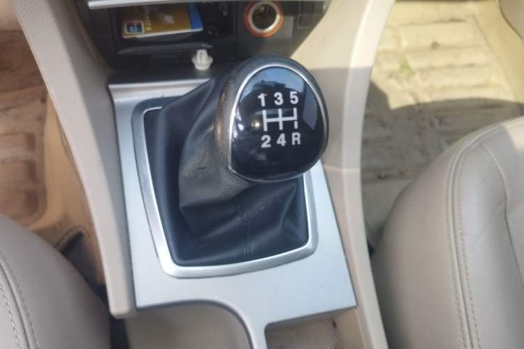 Used Ford Focus 2013 Hatchback Classic 1.8L Manual Fashion Edition Gear Lever