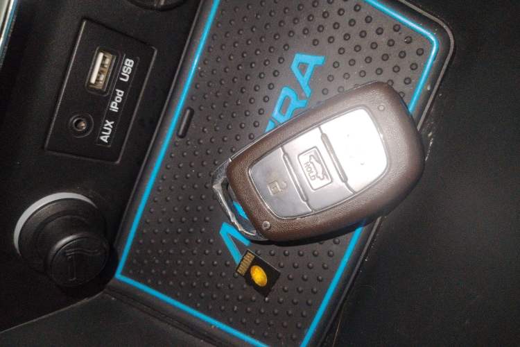 Used Hyundai Mistra 2016 1.8L Automatic Deluxe DLX Model Interior 1