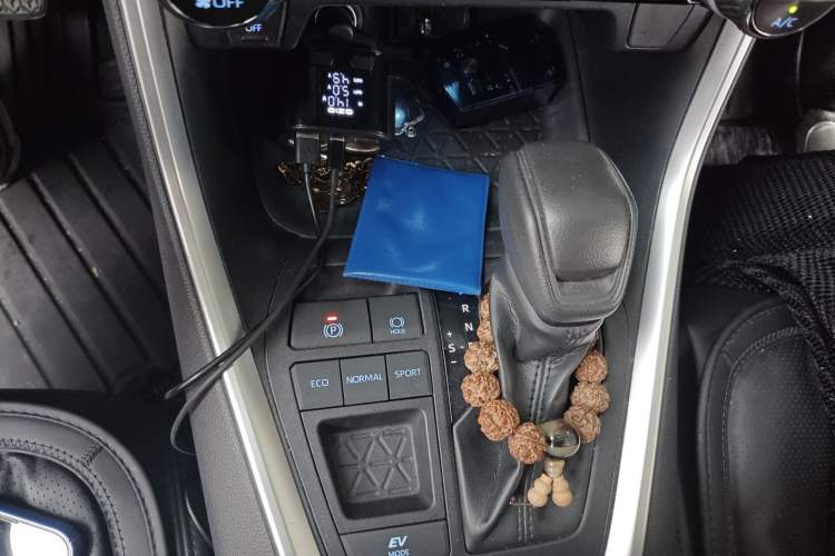 Used Toyota RAV4 2020 Dual-Engine 2.5L E-CVT Two-Wheel Drive Elite Edition