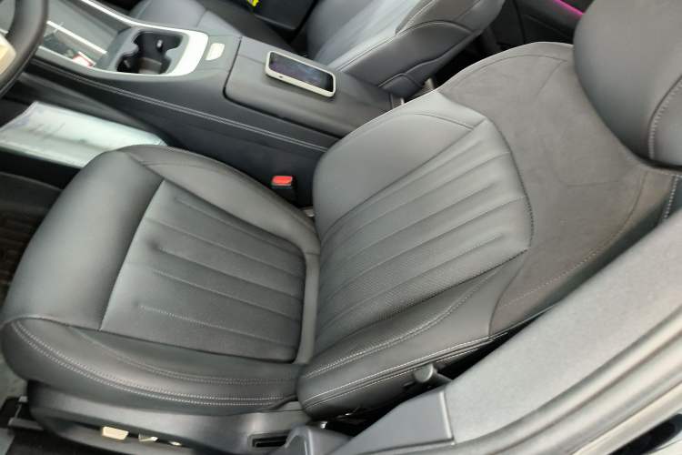 Used ONVO L60 2024 60 kWh Rear-Drive Version Left Front Seat