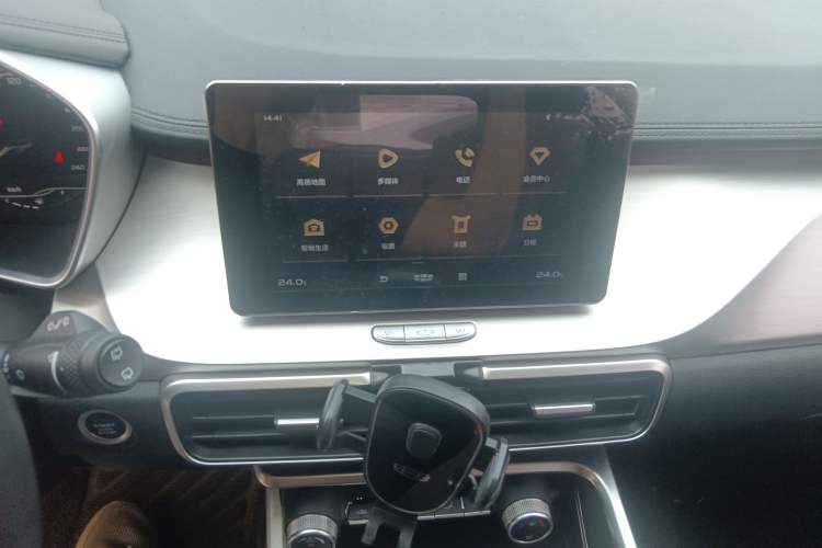 Used Geely Auto Coolray 2020 Facelift 240T DCT Hunter Audio And AC Panel