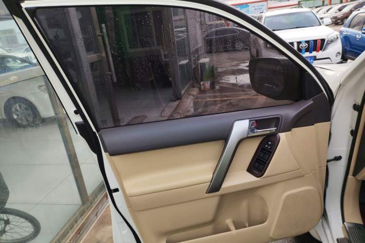 Used Toyota Prado 2016 3.5L Automatic TX-L
