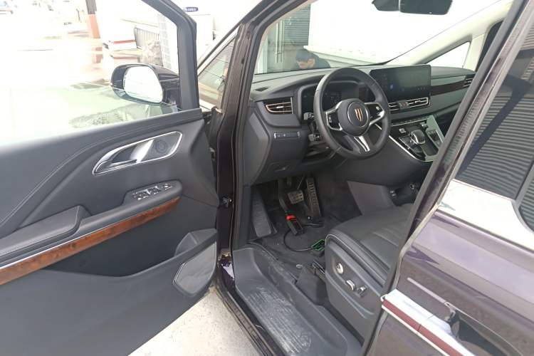 Used Hongqi HQ9 2023 2.0T Smart Connect Flagship Edition