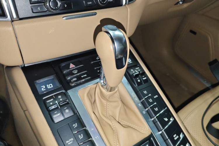 Used Porsche Macan 2016 Macan 2.0T Gear Lever