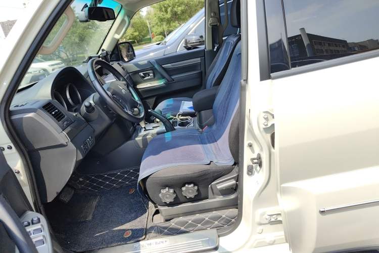 Used Mitsubishi Pajero 2020 3.0L Automatic Standard Edition
