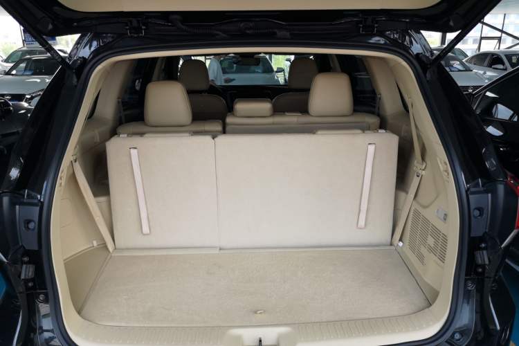 Used Toyota Highlander 2018 2.0T Four-Wheel Drive Luxury Version 7 Seats China VI Standard Trunk