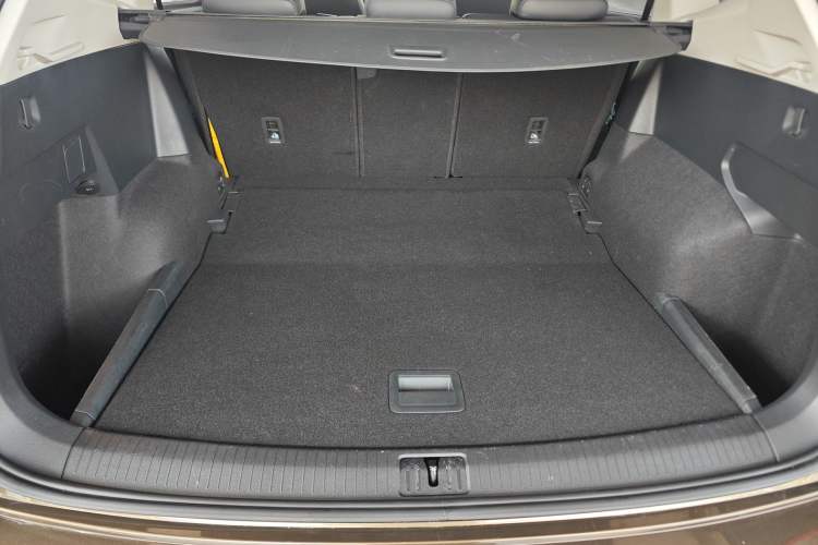 Used Volkswagen Tiguan L 2018 330TSI Automatic Two-Wheel Drive Luxury Edition Trunk