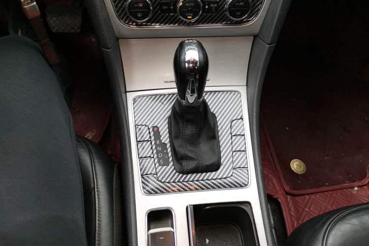 Used Volkswagen Passat 2015 1.8TSI DSG Prestige Edition Gear Lever