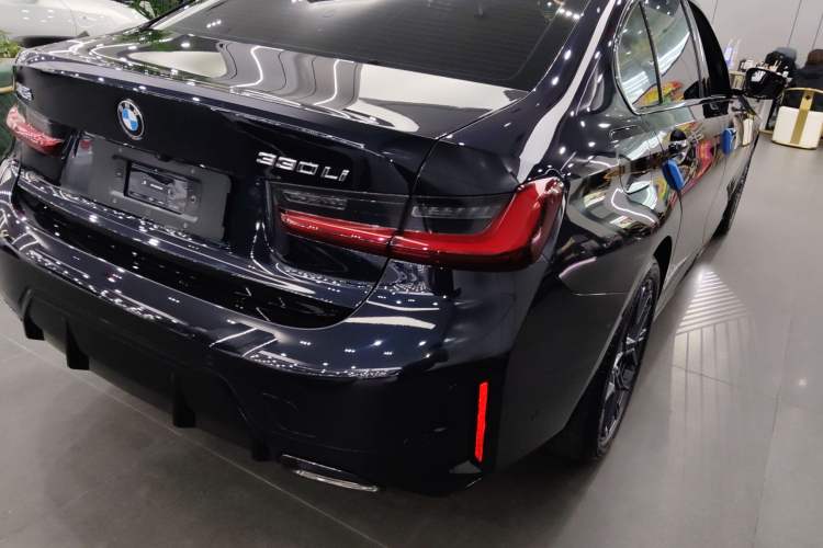 Used BMW 3 Series 2025 330Li M Sport Shadowline Package Right Rear Taillight