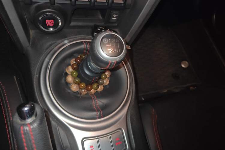 Used Toyota 86 2013 2.0L Manual Luxury Version
