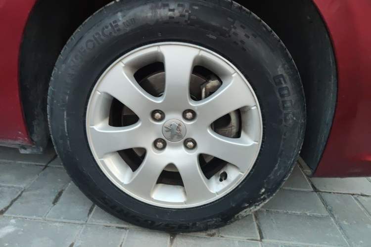 Used Peugeot 307 2010 Hatchback 1.6L Automatic Comfort Edition Right Front Wheel Hub