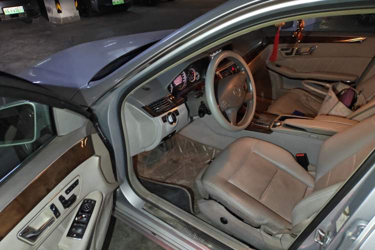 Used Mercedes-Benz E-Class 2011 E 200 L CGI Elegant Model
