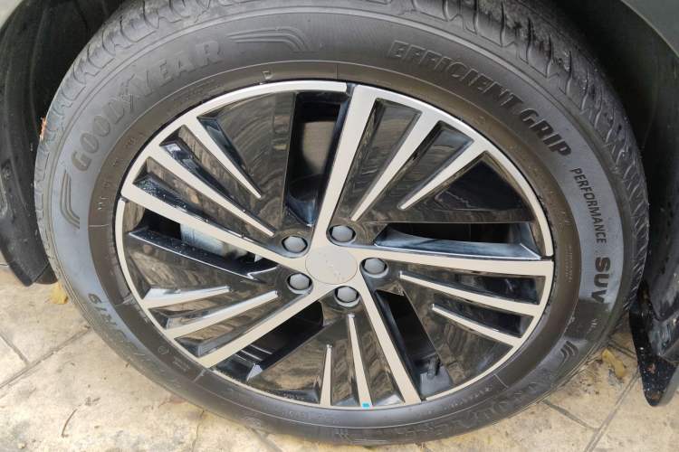 Used Lynk & Co 08 EM-P 2023 120km Long-Range Halo Left Front Wheel Hub