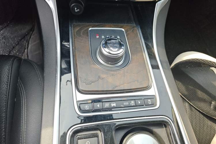 Used Jaguar XFL 2018 XFL 2.0T 250 PS Luxury Edition