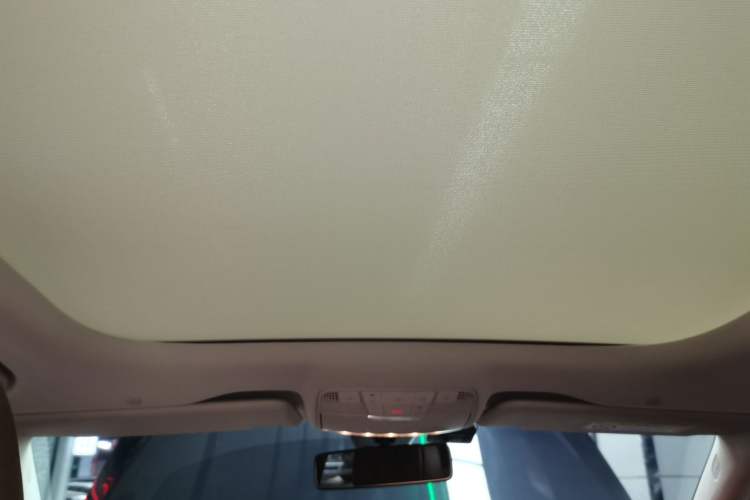 Used Mercedes-Benz E-Class New Energy 2023 E 350 e L Plug-in Hybrid Sedan Headliner